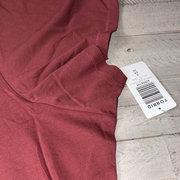 Torrid Classic Fit T-Shirt - Picture 10 of 12